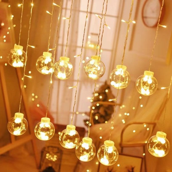 Guirnalda De Luces Y Esferas Navideñas